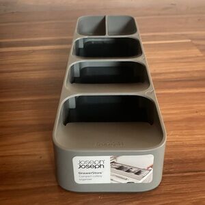 Joseph Joseph Gray Compact Cutlery Organizer
